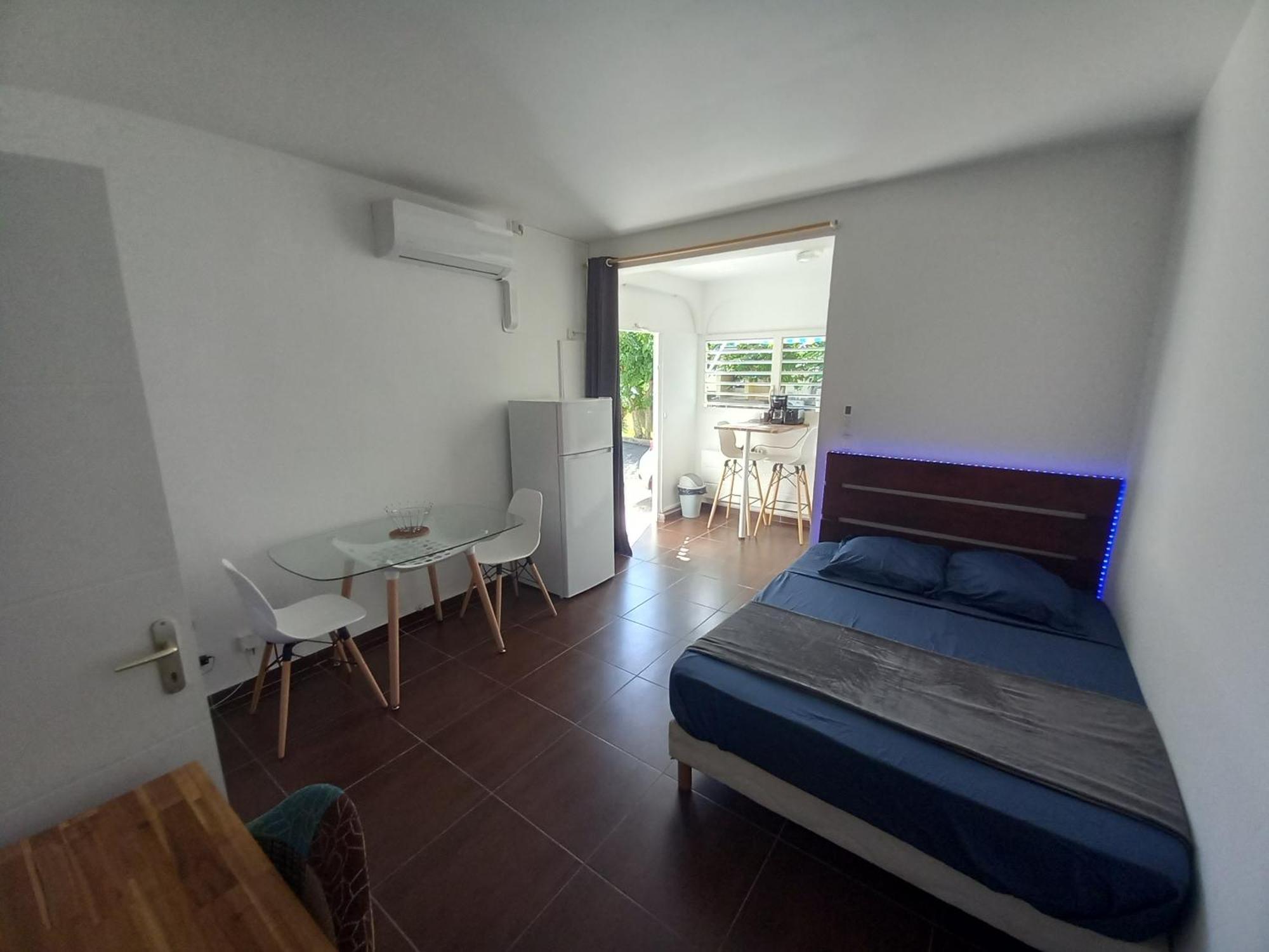 Le Studio Oncle Sam - Acces Piscine Et Plage Ле-Гозье Экстерьер фото